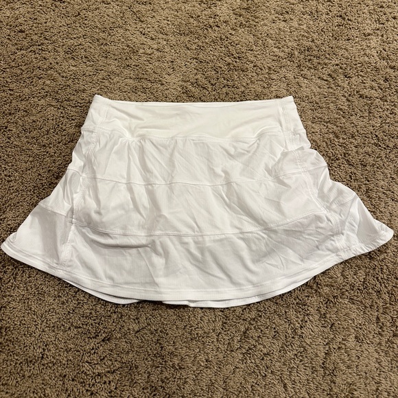 Lululemon Pace Rival Mid-Rise Skirt White. Size: 6. LIKE NEW! - Picture 1 of 6